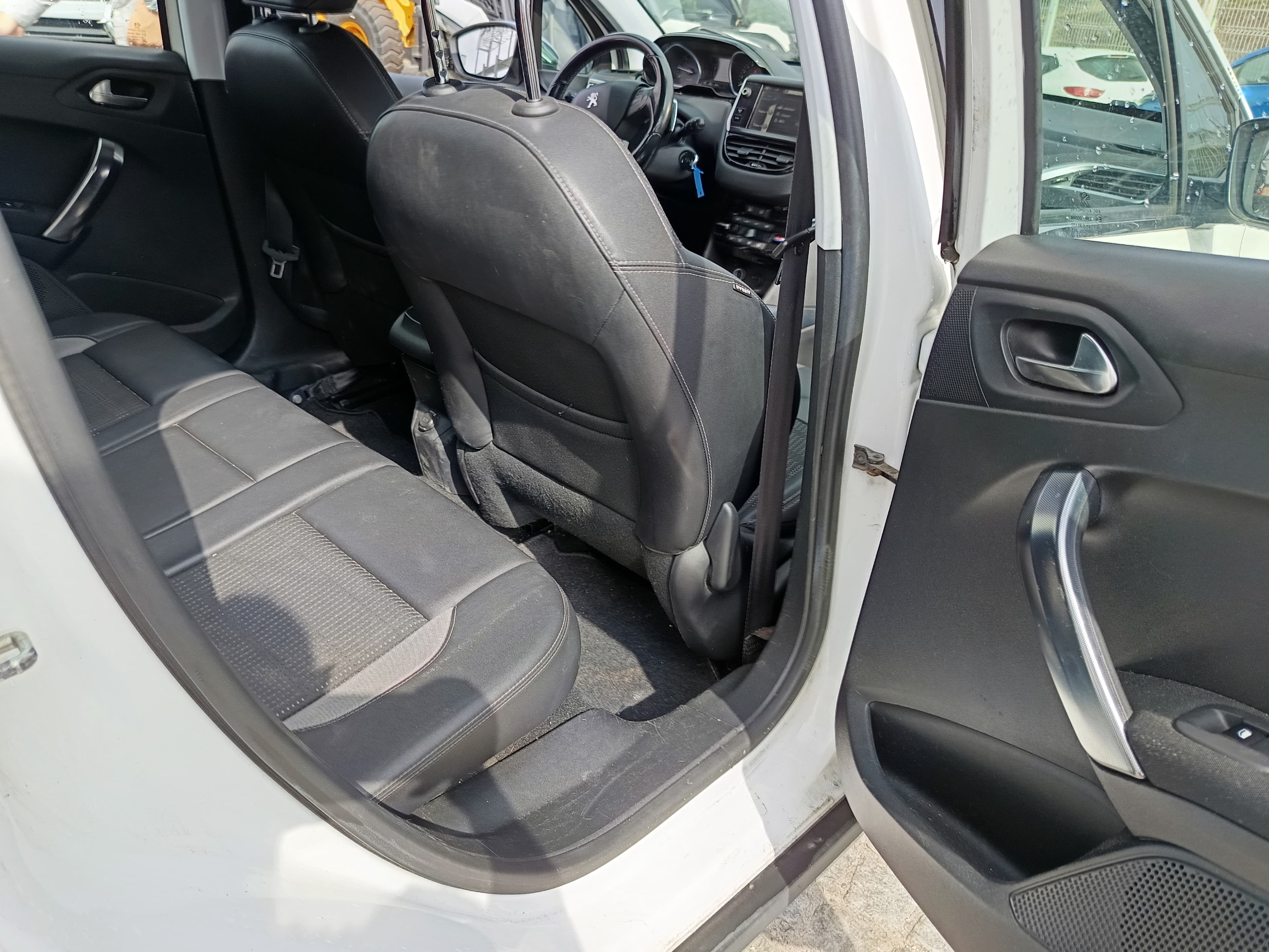 Peugeot 2008 · Ano 2014 — imagen 22