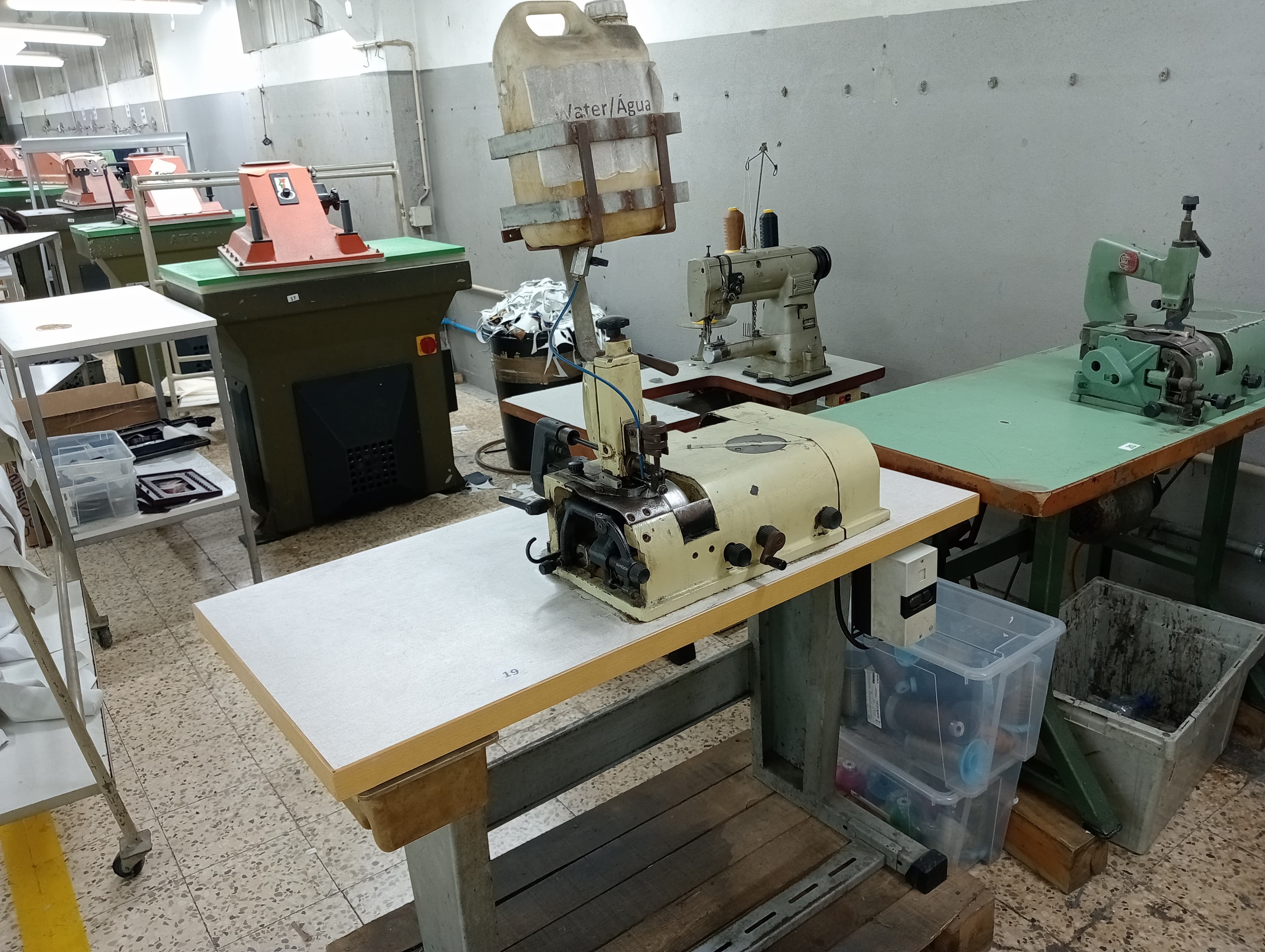 Équipements pour l'Industrie du Chaussure — image 206