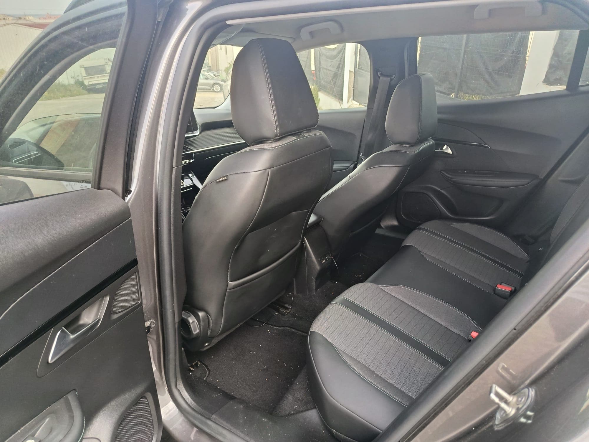 Peugeot 2008 · Année 2021 — image 18