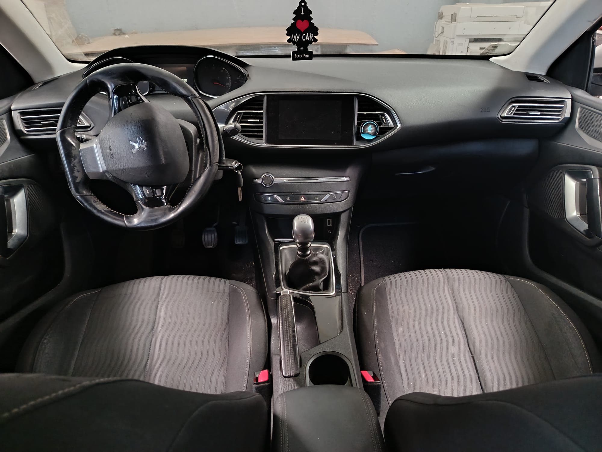 Peugeot 308 II SW · Ano 2017 — image 17