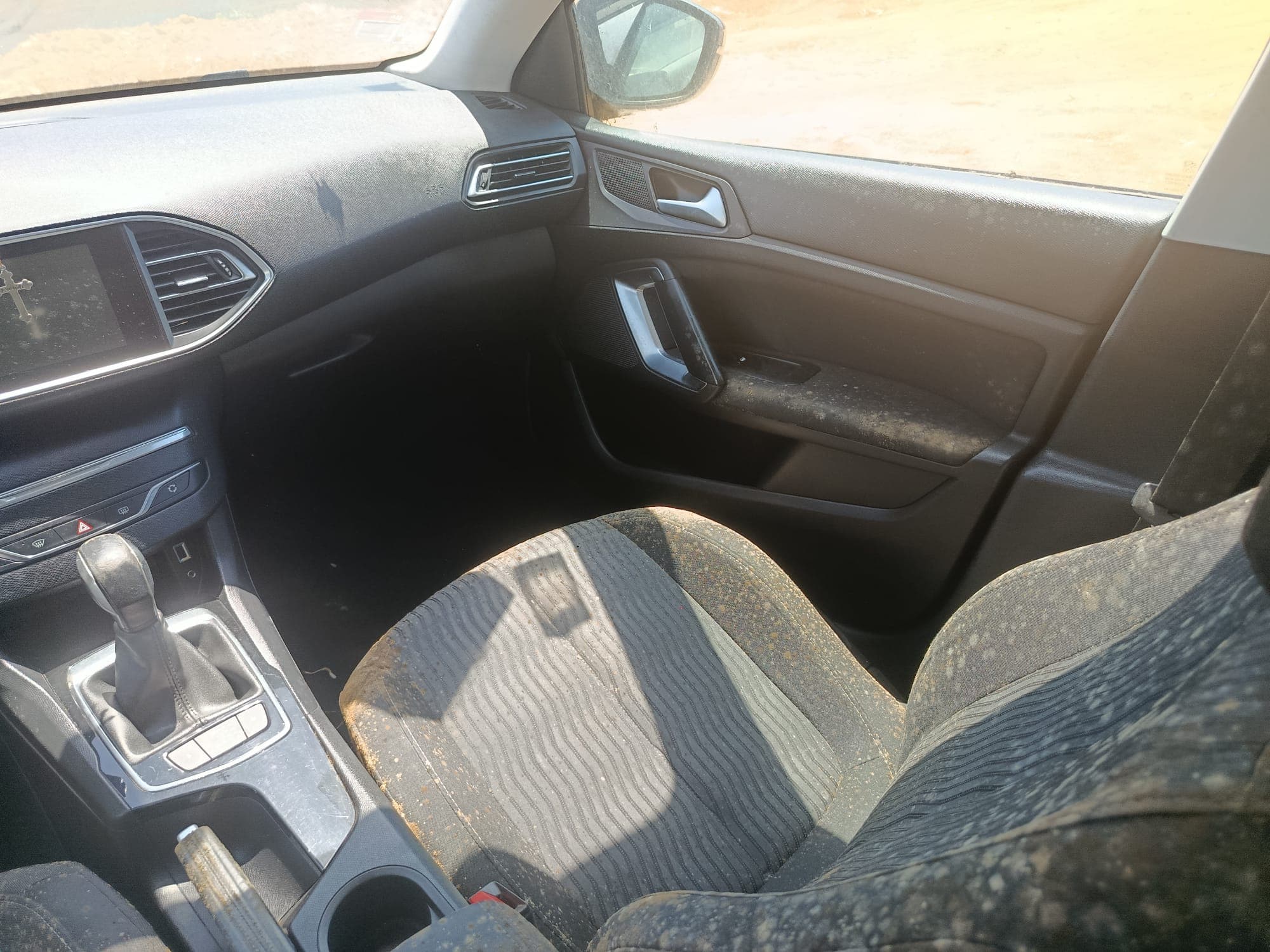 Peugeot 308 · Année 2015 — image 13