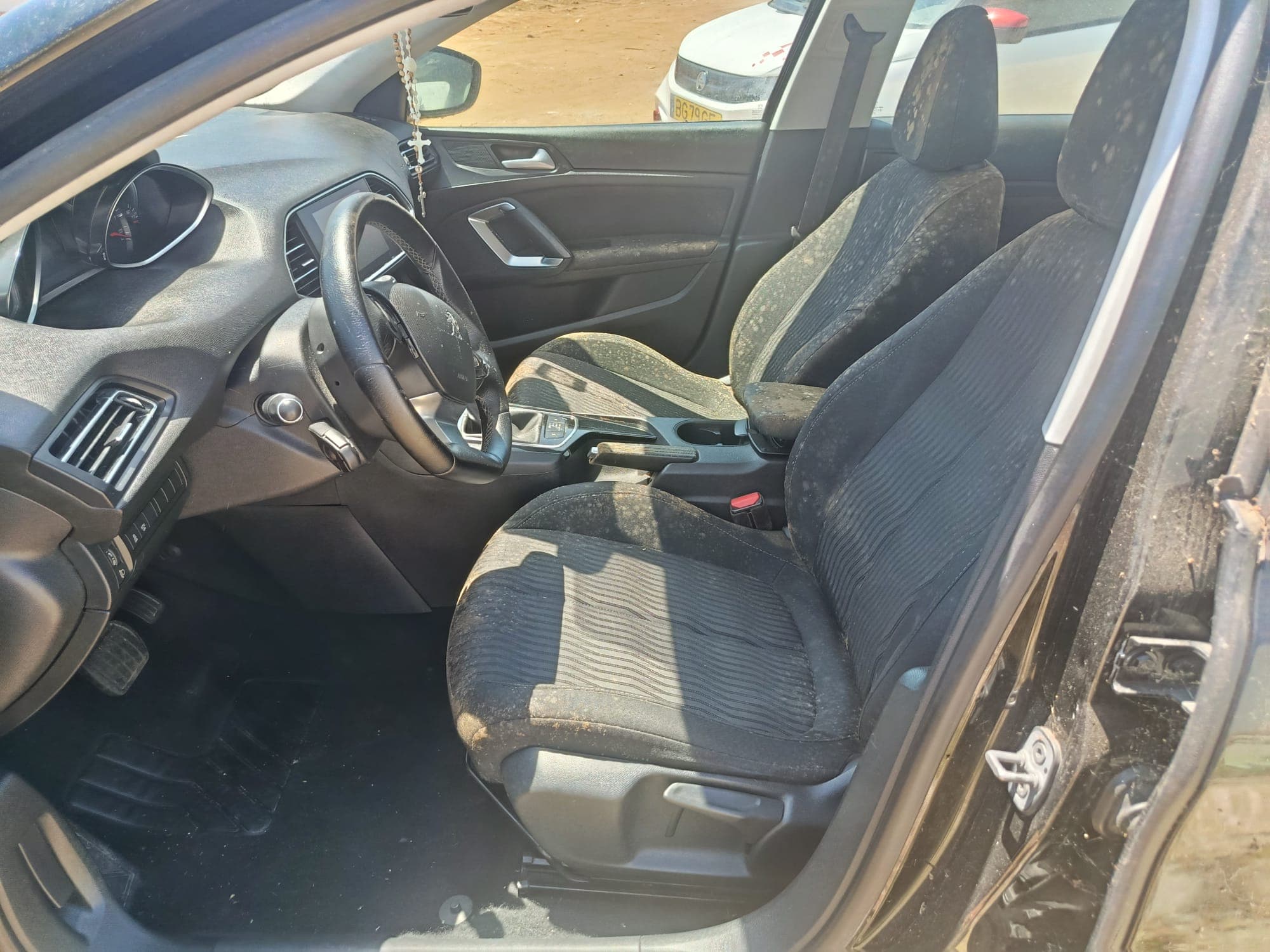 Peugeot 308 · Année 2015 — image 11