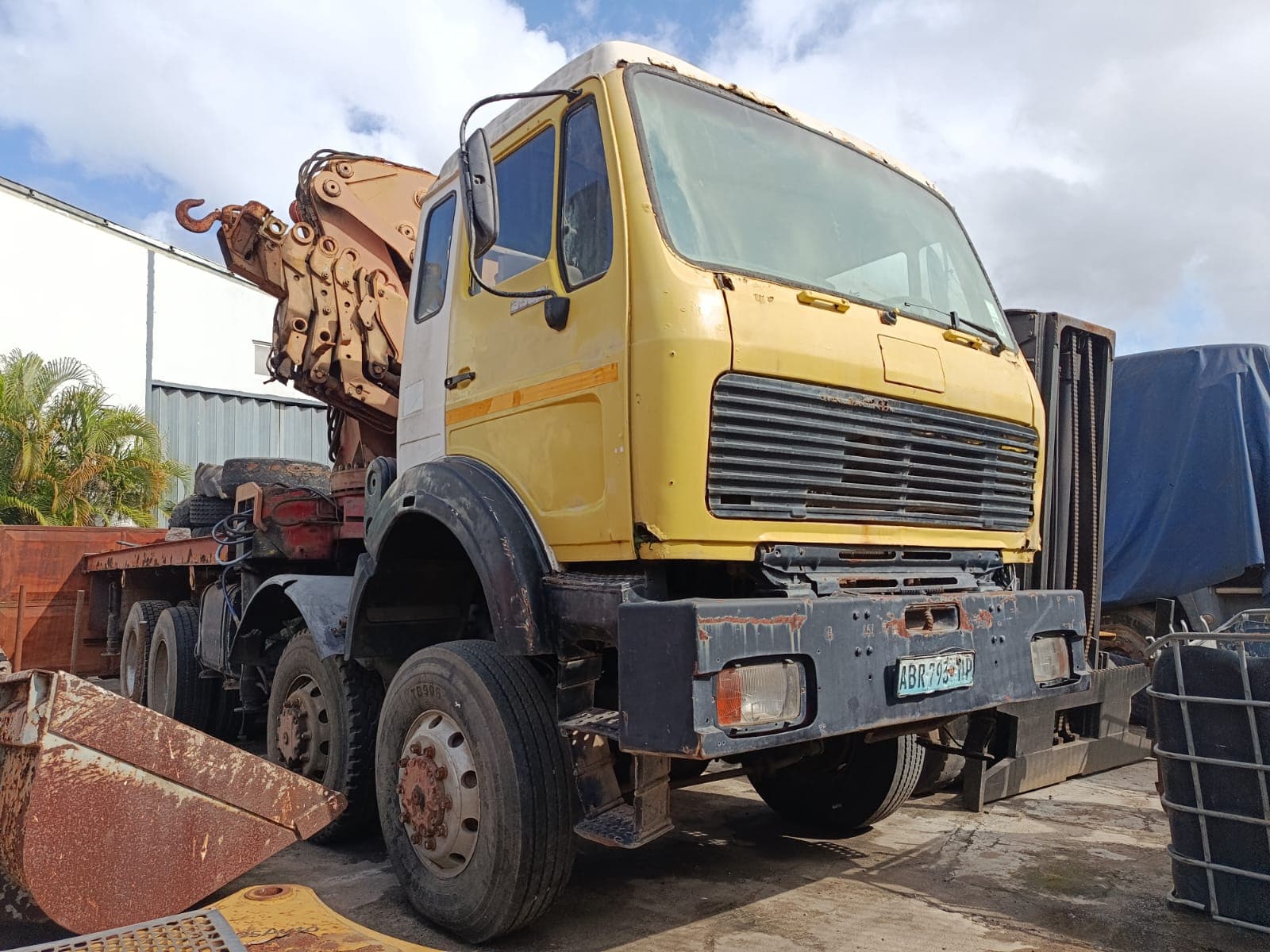 Camion — Mercedes-Benz 3535 - 8 x 8 | Camion — Mercedes-Benz 3535 - 8 x 8 — image 1