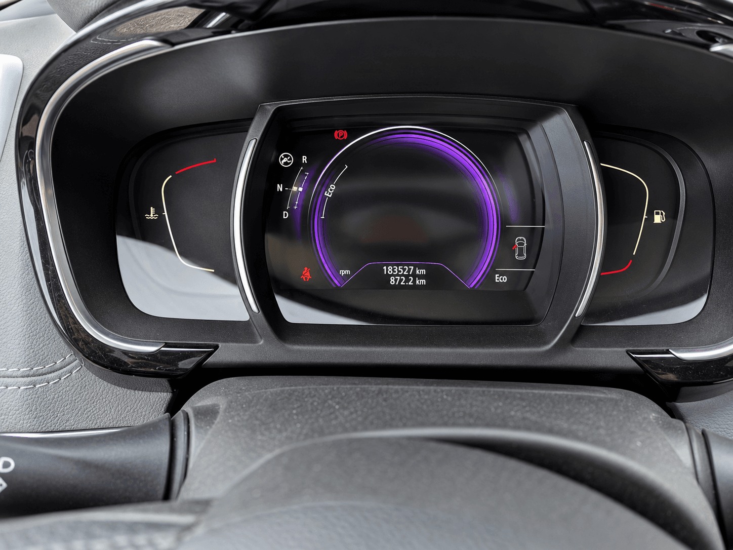 Renault Espace V 1.6 dCi Initiale Paris EDC · Year 2016 — image 11