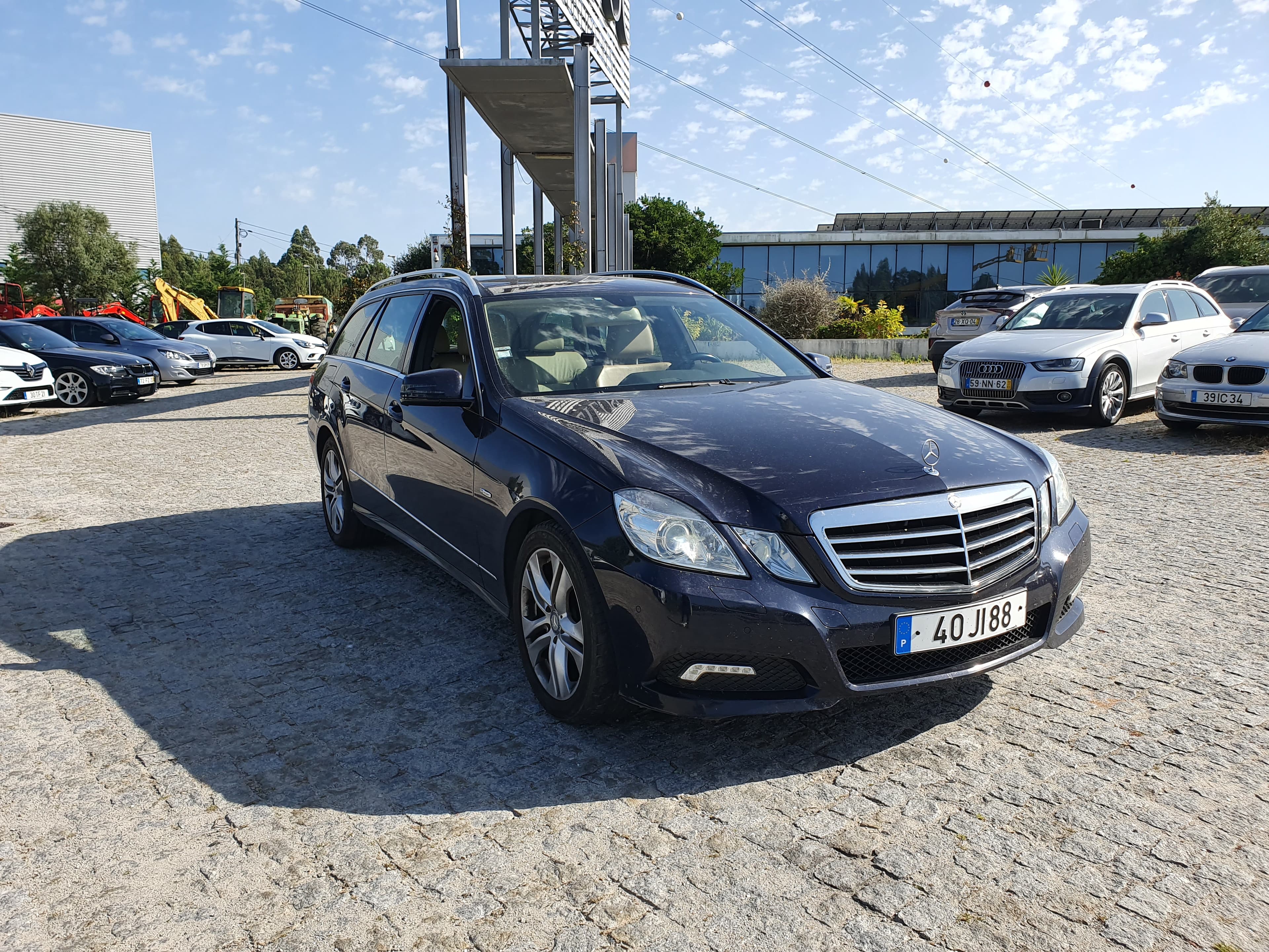 Mercedes-Benz E250 · Ano 2010 40-JI-88
