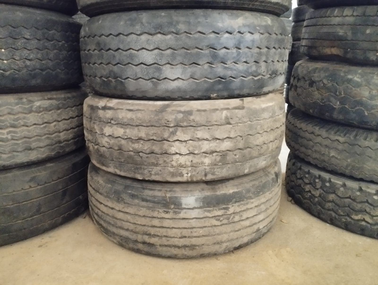 Pneus - Sun full 385/65 R22.5